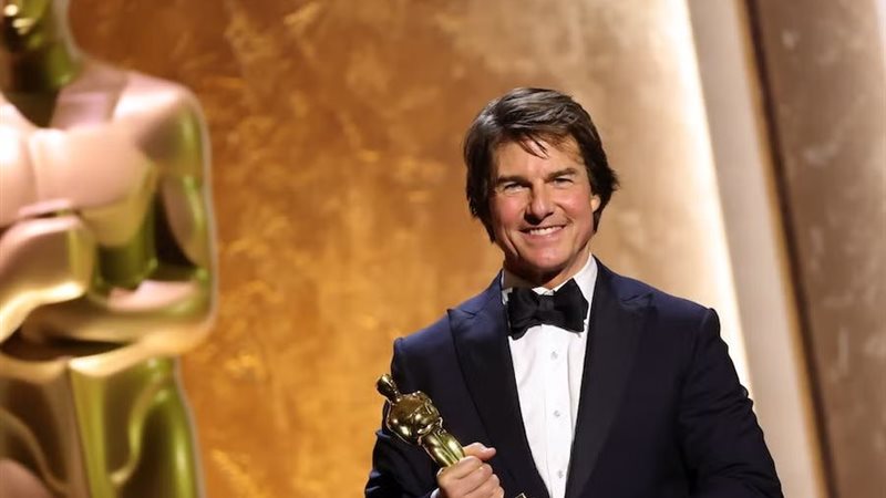 النجم العالمي توم