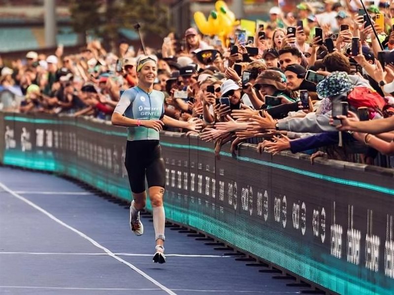 دبي تستضيف نخبة العالم في سباق الترايثلون مواجهات مثيرة قبل النهائي في قطر