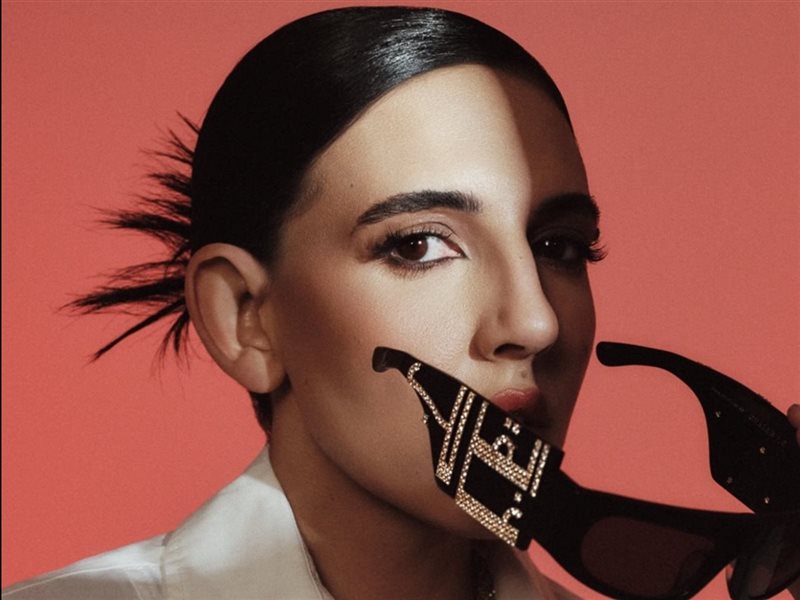 هادية غالب تكشف عن نظارة فاخرة بسعر 30 ألف دولار بالتعاون مع دار المجوهرات إيرام