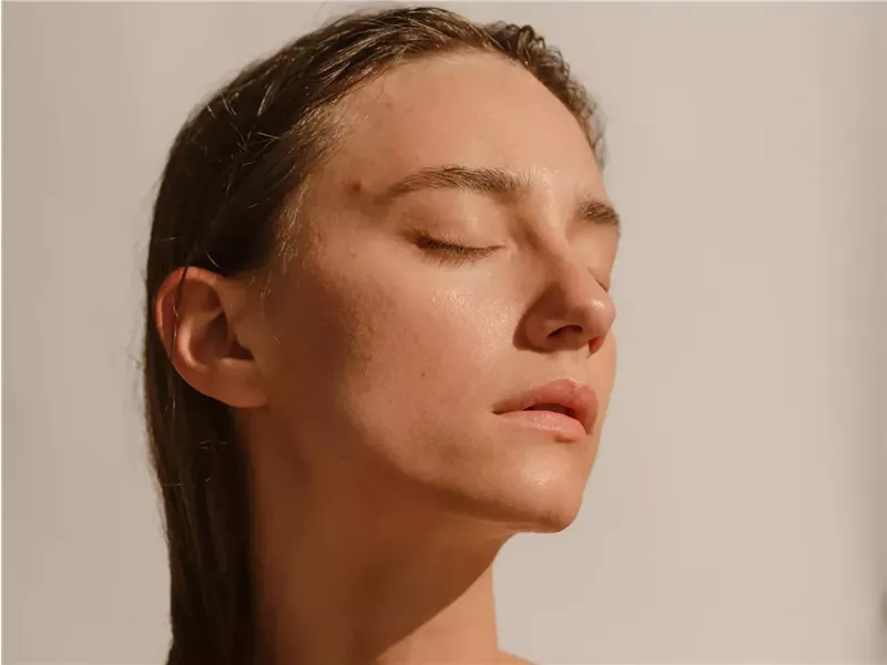 كيف يؤثر فقدان الوزن على صحة بشرتك وشعرك؟