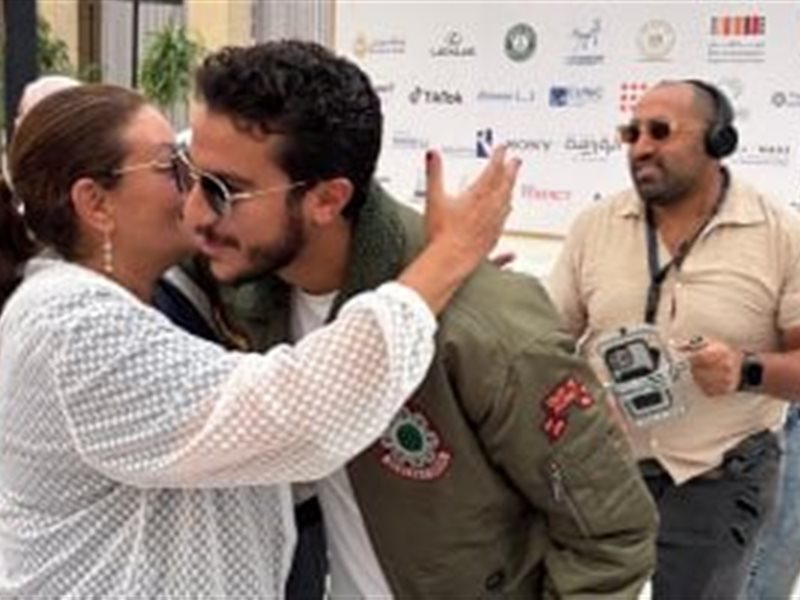 ضحك وهزار بين كاملة أبو ذكرى ونور خالد النبوى بمهرجان القاهرة