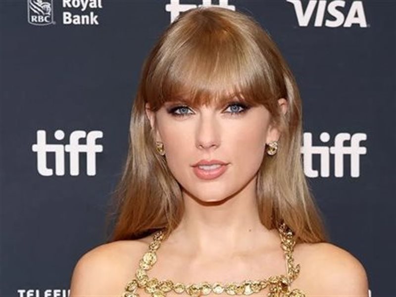 تايلور سويفت تستعد لتصوير فيديو كليب فى بريطانيا تكريمًا لإليزابيث تايلور