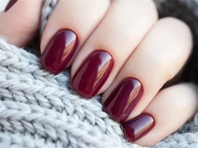 9 ألوان أظافر مميزة لشهر نوفمبر سترافقك طوال العطلات