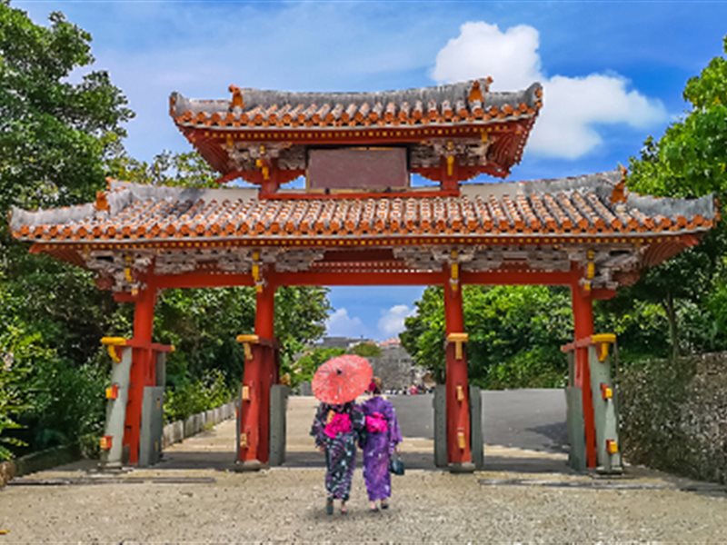 ثلاثة أشياء أساسية يمكنك القيام به في أوكيناوا اليابان