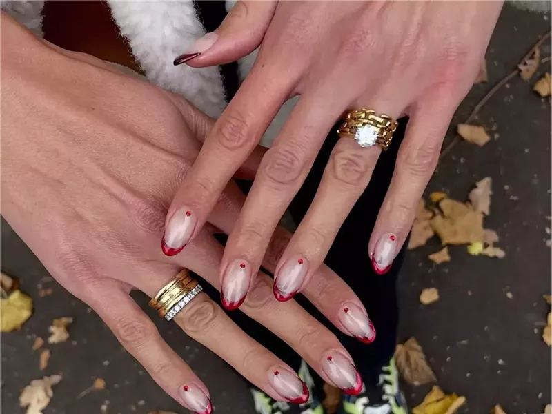 أحدث صيحات طلاء الأظافر الشتوية التي يجب عليكِ حجزها الآن