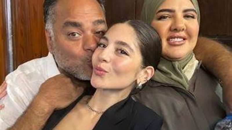 مايان السيد ووالديها