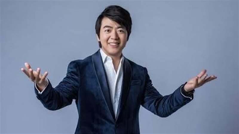 عازف البيانو العالمي