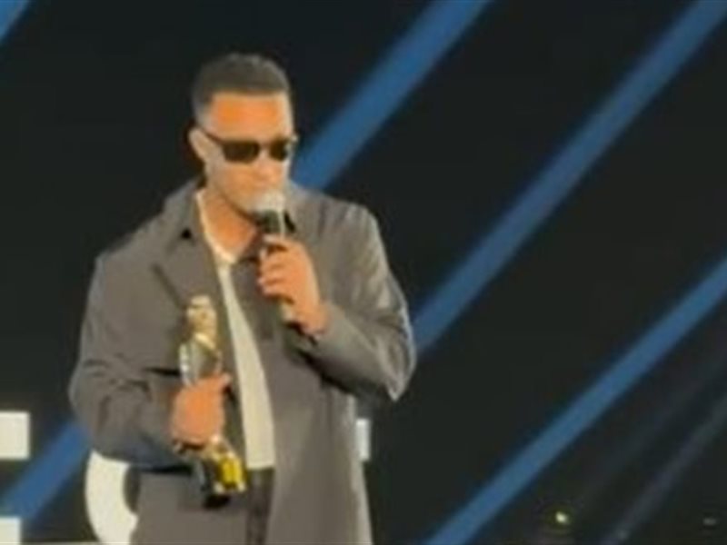 محمد رمضان يهدي تكريمه في The best لوالده الراحل ويوجه له رسالة مؤثرة