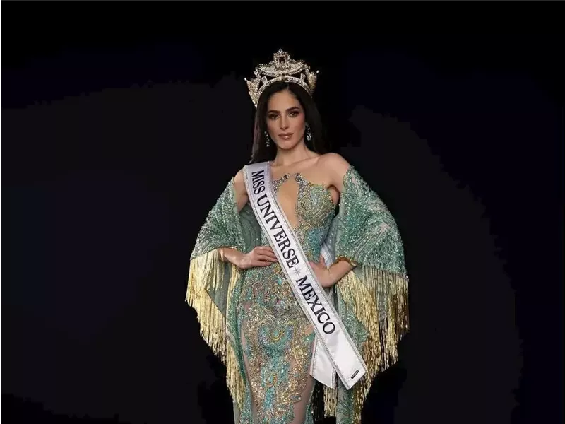 المكسيكية فاتيما بوش تتوّج بلقب ملكة جمال الكون 2025 في بانكوك
