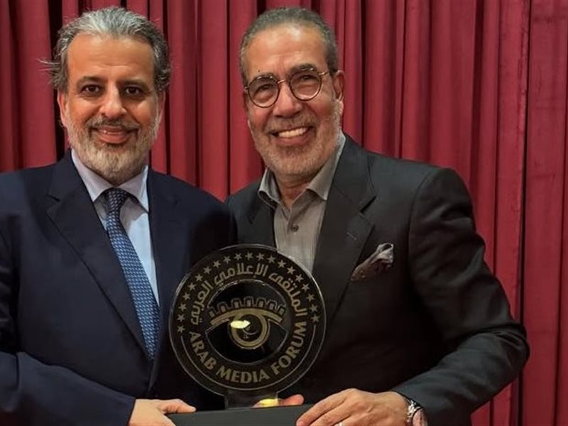 ماضي الخميس يكرم مدحت العدل وصناع 