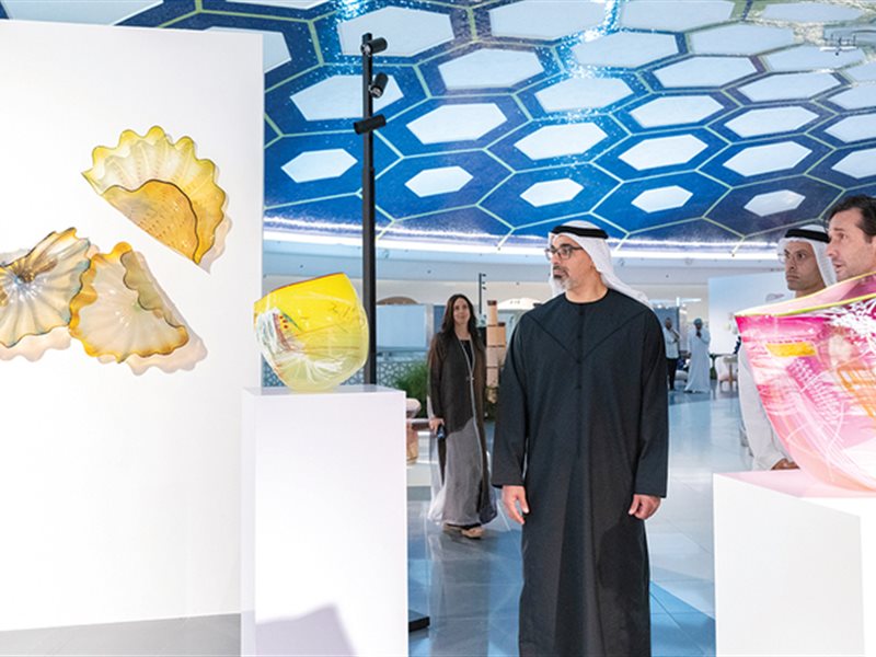 ولي عهد ابوظبي يزور معرض نوماد 