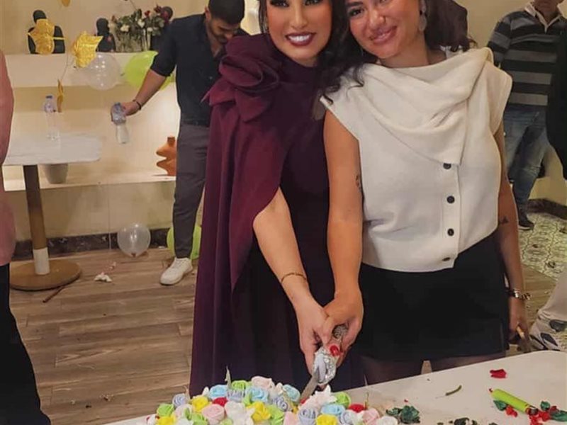 أمل رزق وابنتها لمى كتكت يحتفلان بعيد ميلادهما بحضور نرمين الفقى ونهال عنبر