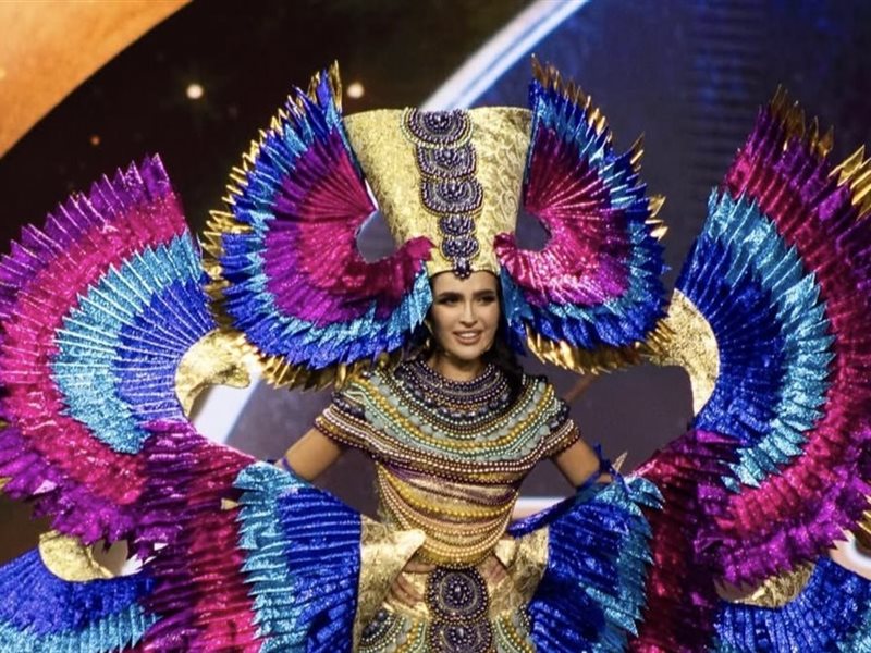 	إطلالات تحكي هوية: كيف جسّدت ملكات جمال العرب تراث بلادهن في مسابقة ملكة جمال الكون 2025؟