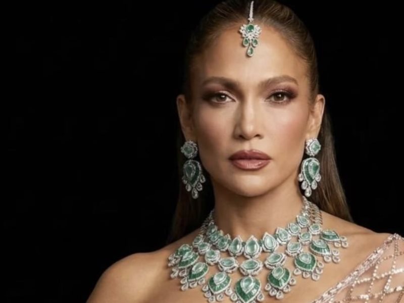 جينيفر لوبيز تتألق بإطلالة هندية مبهرة في زفاف نيترا مانتينا وفامسي غاديراجو في أودايبور