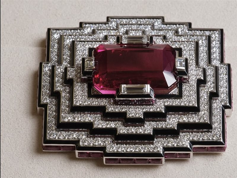 كارتييه تحتفي بروح روما الخالدة في Palazzo Talia عبر مجموعة مجوهرات راقية تجمع بين التناقضات والتوازن