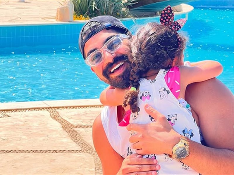 مينا عطا يحتفل بعيد ميلاد ابنته الخامس: غيرت تفكيري وأحلامي وأولوياتي