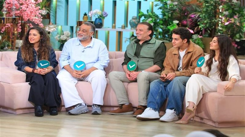 معكم منى الشاذلي