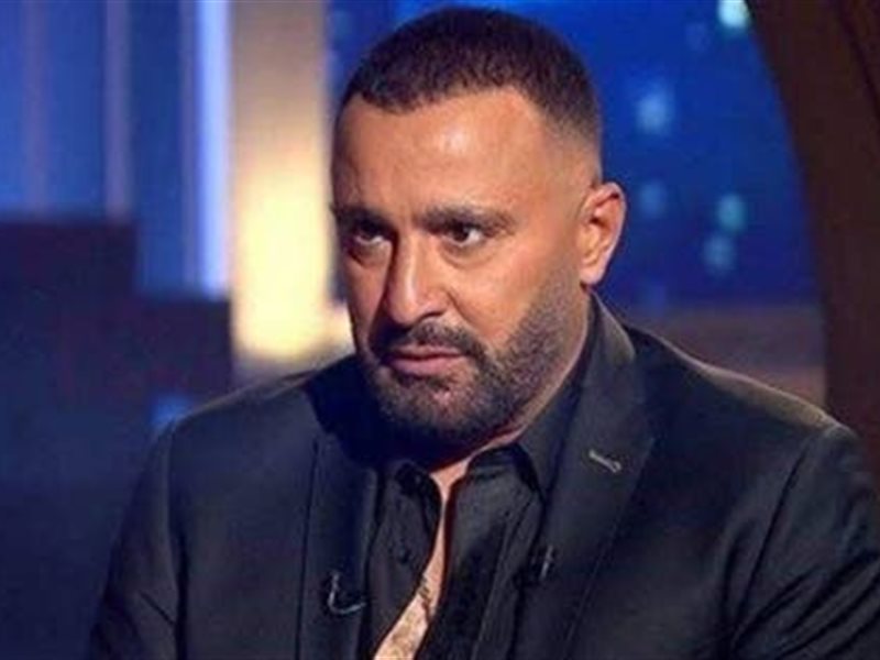 (خاص) أحمد السقا يدافع عن منى زكي في فيلم 