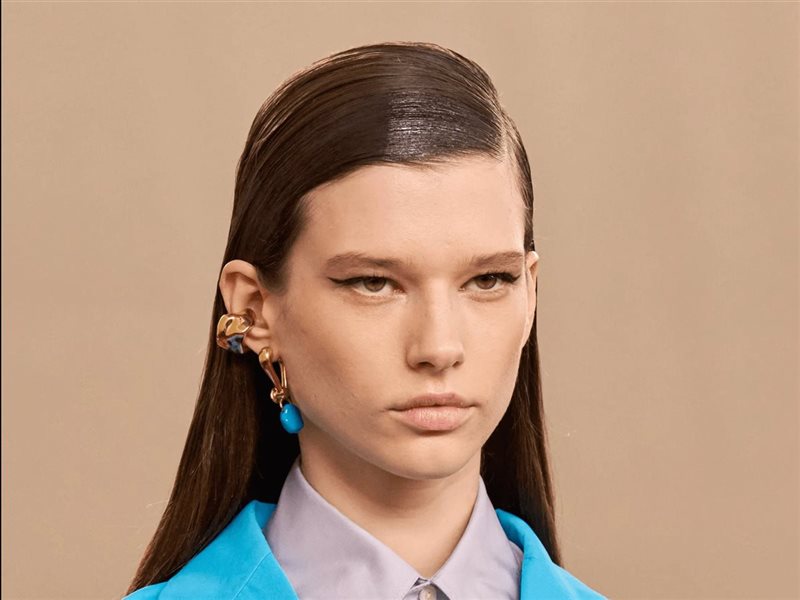 موضة الشعر 2026: إطلالات جريئة تسيطر على الساحة الجمالية