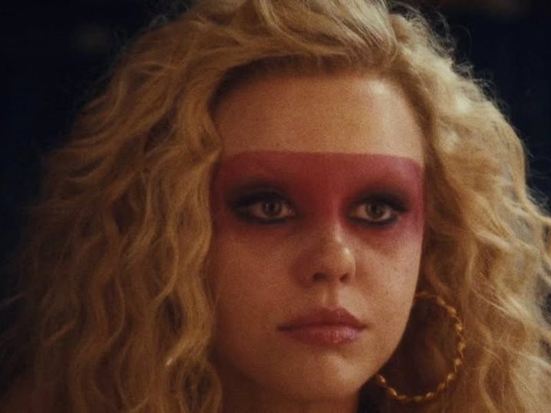 ميا جوث توافق على المشاركة في فيلم 