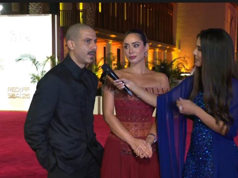 محمد فراج بـ لوك مسلسله الجديد بصحبة بسنت شوقى فى مهرجان البحر الأحمر