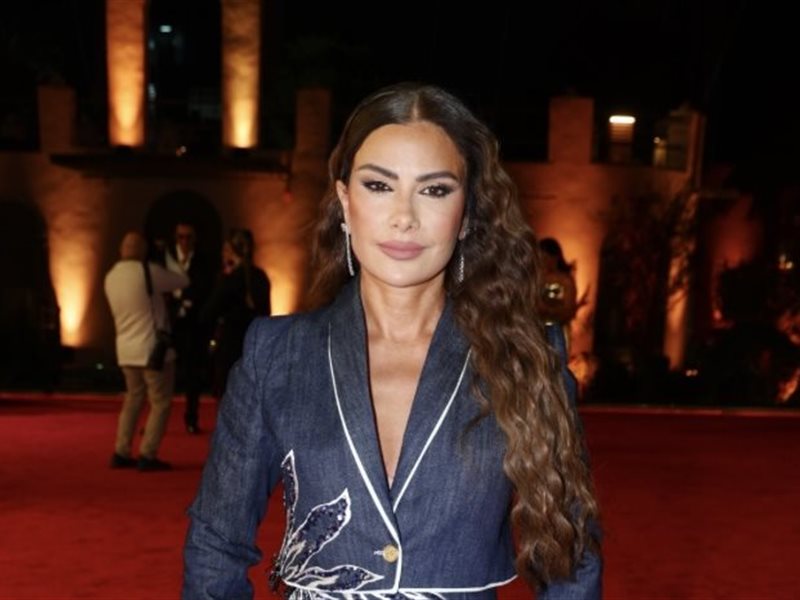 توافد  نجوم الفن علي ريد كاربت عرض فيلم 