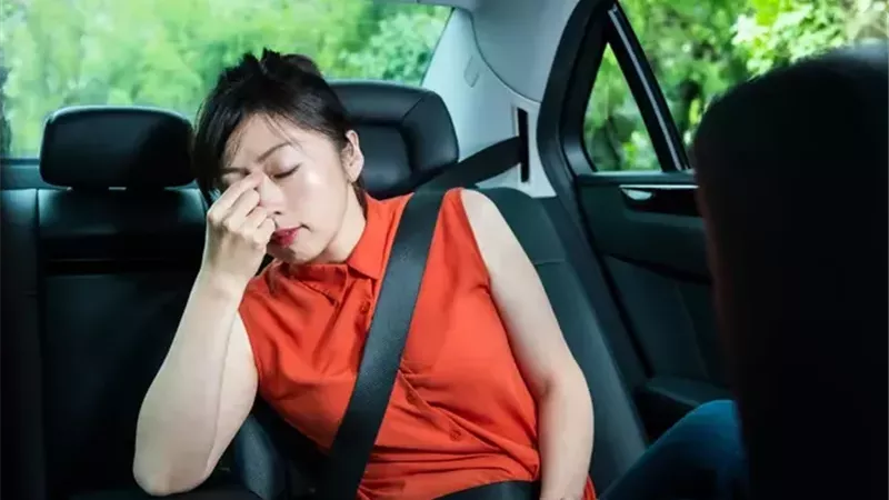 الدوار اصناء القيادة