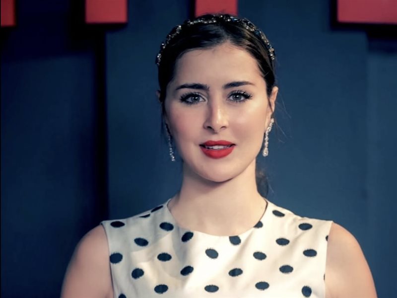 عائشة بن أحمد تخطف الأنظار في حفل نتفليكس… إطلالة مشرقة تجمع بين الفخامة والرقي