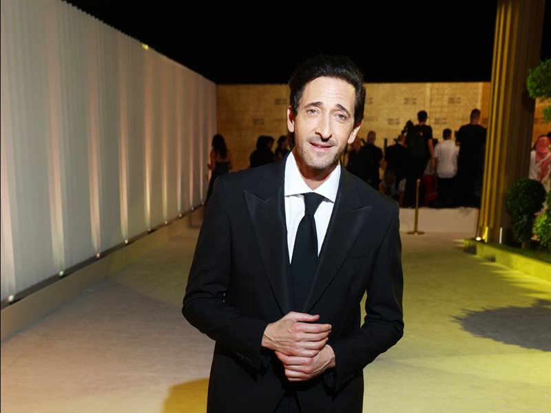 أدريان برودي من البحر الأحمر: الذكاء الاصطناعي لا يحل محل المشاعر.. وأفتقد حياتي الشخصية في التصوير