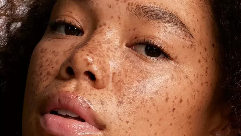 الماسكرا الشفافة