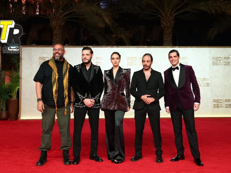 توافد نجوم الفن علي السجادة الحمراء لعرض فيلم