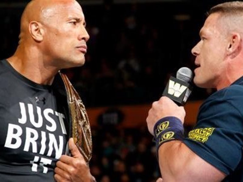 ذا روك يصف جون سينا بالأسطورة الأفضل في تاريخ WWE قبل نزاله الأخير