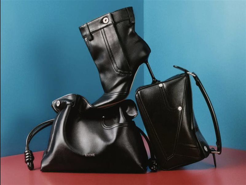 LOEWE… حين تتحوّل الحِرفية الإسبانية إلى هدايا خالدة 	