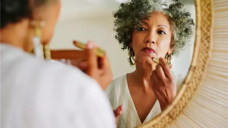 احمر الشفاة