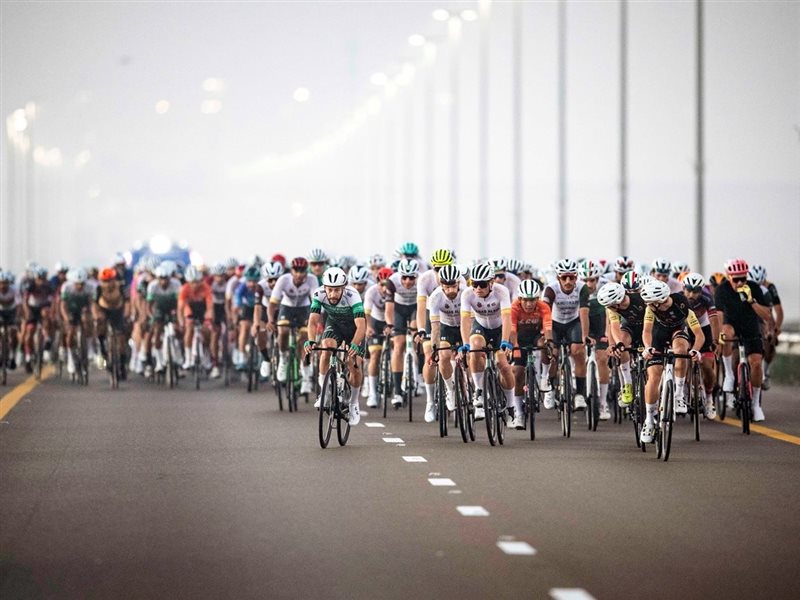 شرطة دبي تتوج بثنائية الفرق والأوكراني سيدور يخطف لقب السباق العام